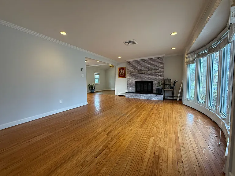 4 Edna Dr — Photo 2