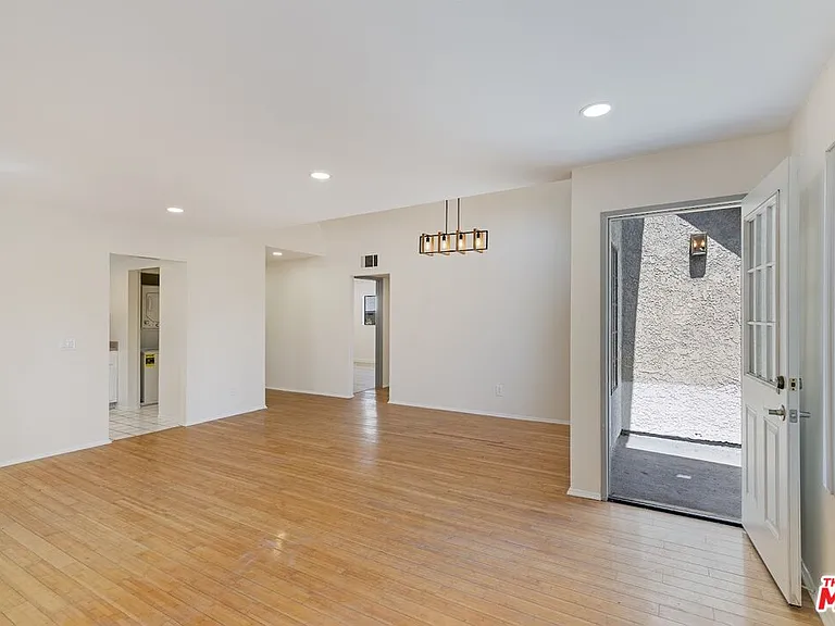 1931 Malcolm Ave #201 — Photo 11