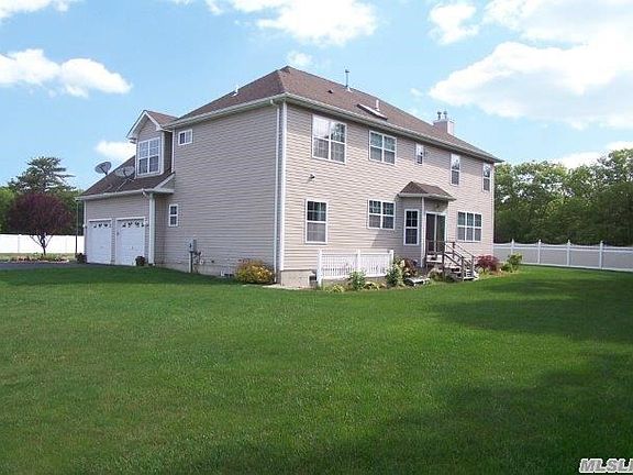 2nd image of 4 Camden Ct