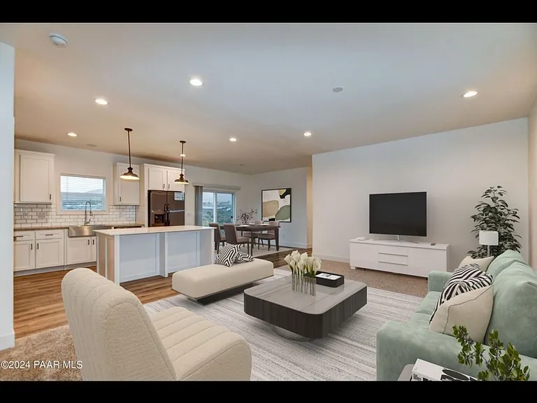 17828 E Hunters Ln — Photo 6