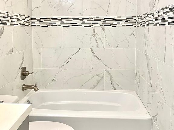 3rd image of 6229 Almeda Ave #2