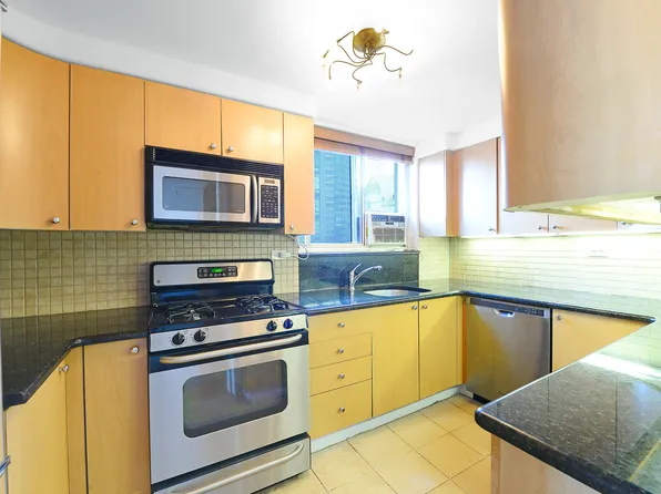 205 East 63rd Street image 8 of 12