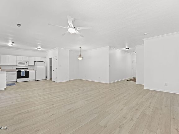 5th image of 1418 Randall Park Dr