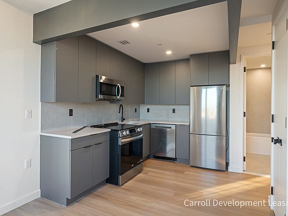 2nd image of 931 Carroll St #1001