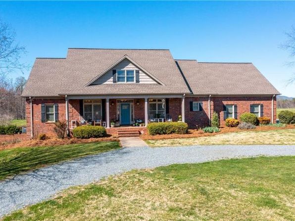 112 Bumgarner Ln King Nc 27021 Zillow