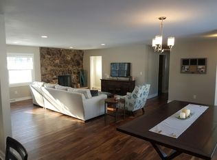 N97W15817 Burr Oak Rd, Germantown, WI 53022