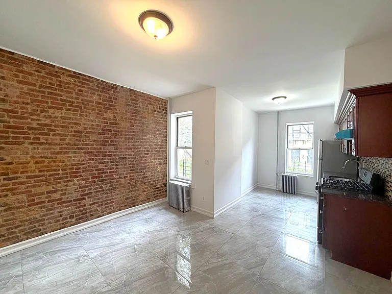 1722 Woodbine St #1L — Photo 16
