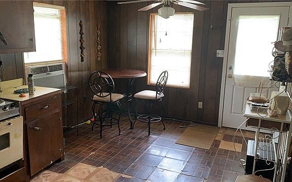 4th image of 22227 Nolan Rd