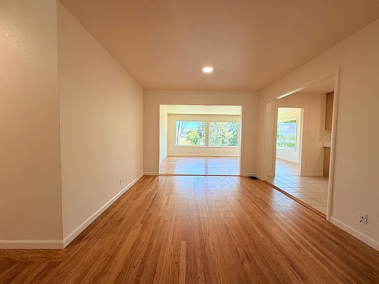 11 Birch Ave — Photo 4