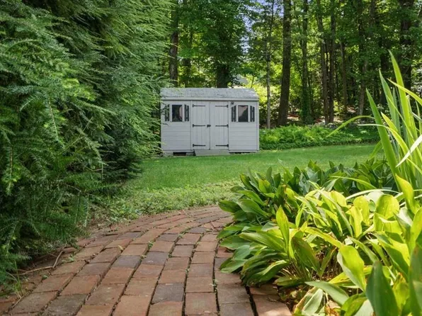 38 Fort Sumter Dr, Holden, MA 01520