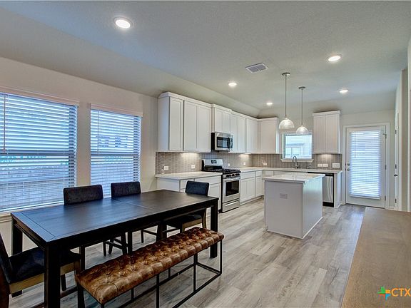 5th image of 2033 Flametree Ave