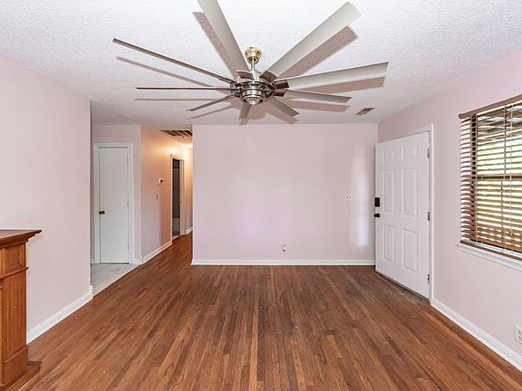 2nd image of 108 Hoppy Ln