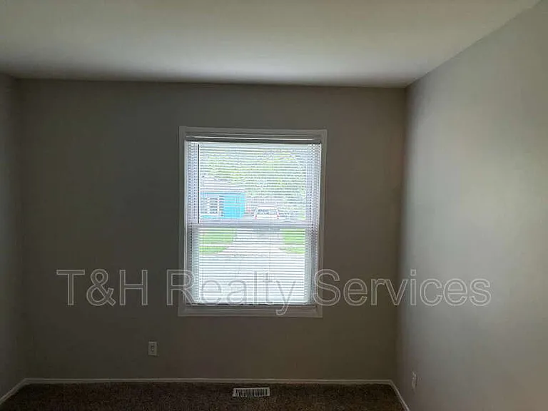 8513 E 37th Pl — Photo 15