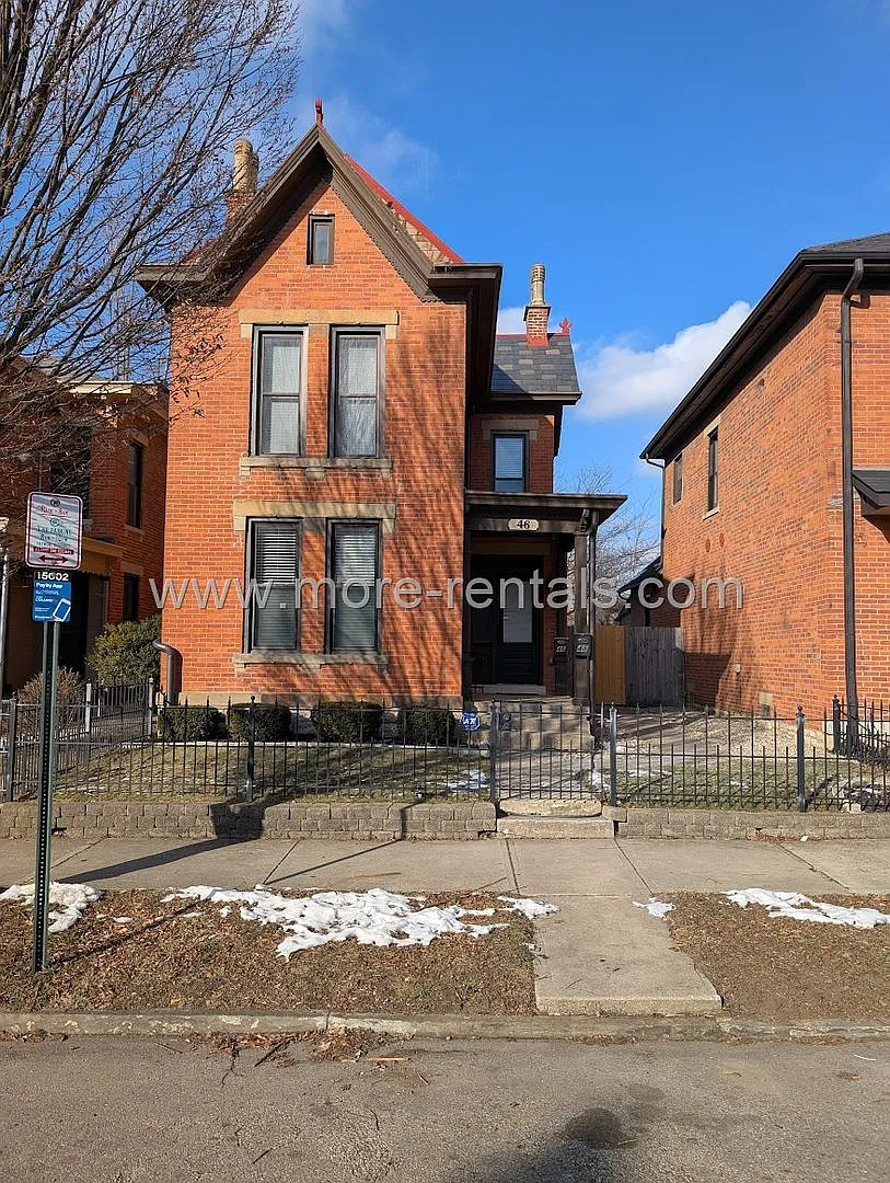 48 Clark Pl — Photo 1