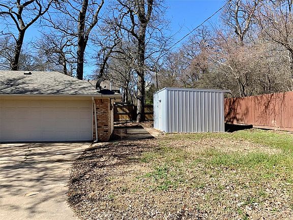 5th image of 4001 Hidden Valley Dr