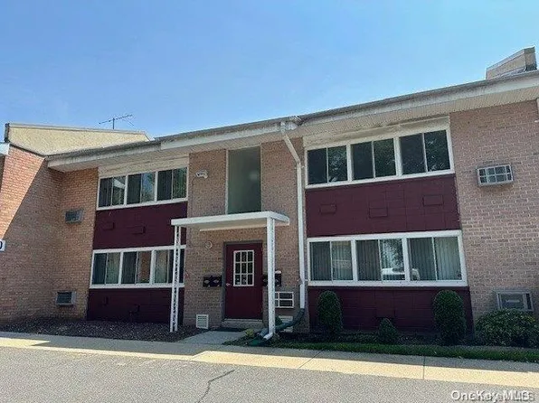400 Fulton Street #6D, Farmingdale, NY 11735