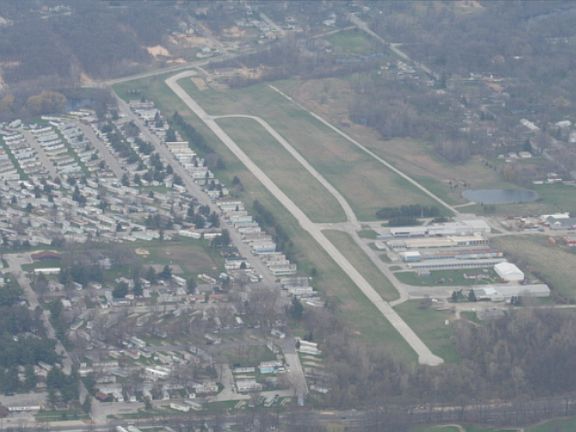 2nd image of 3600 N Lake Park Ave
