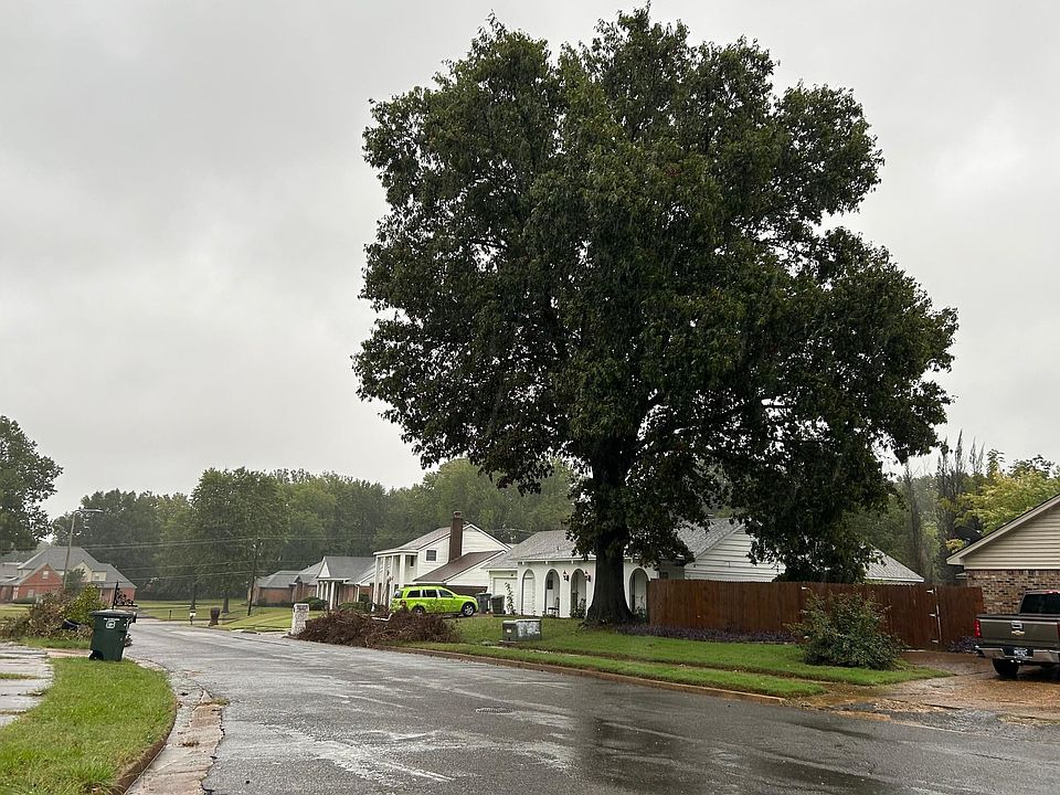 2nd image of 1880 Deen Ave S