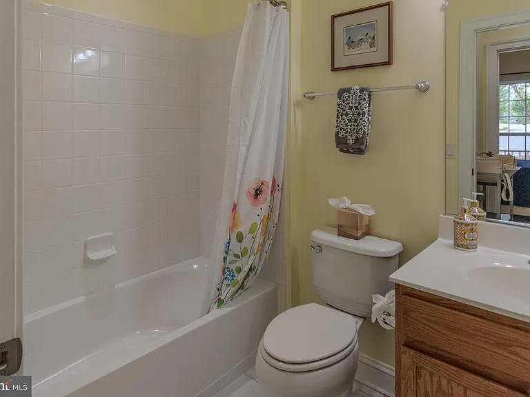 57 Denison St — Photo 10