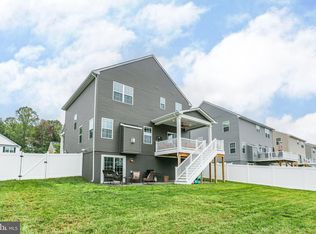 529 Rivers Edge Dr, Fredericksburg, VA 22405