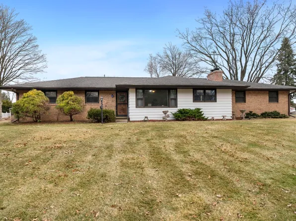 7605 Meander Dr, Rockford, IL 61107