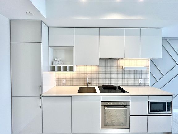 5th image of 898 Portage Pkwy #2111