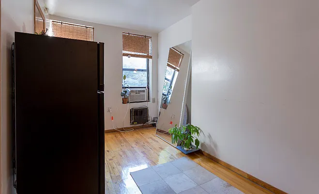 Rented by FirstService Realty (legacy) | media 25