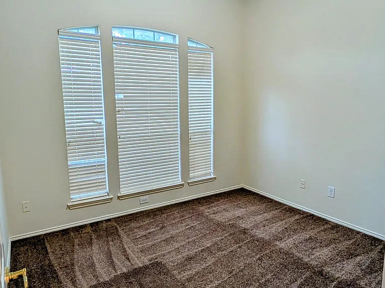 10610 Nashville Dr — Photo 9