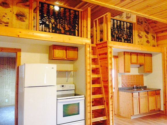 2nd image of 113 W Carroll St