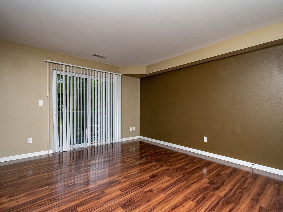 1000 Oakcrest Street Houser Development 101 206 Apartment Rentals