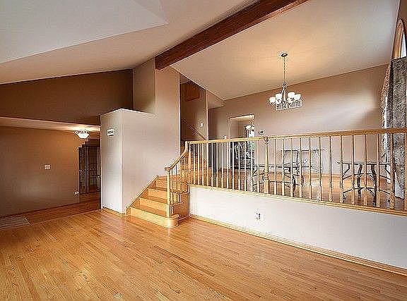 5th image of 14001 Green Valley Dr