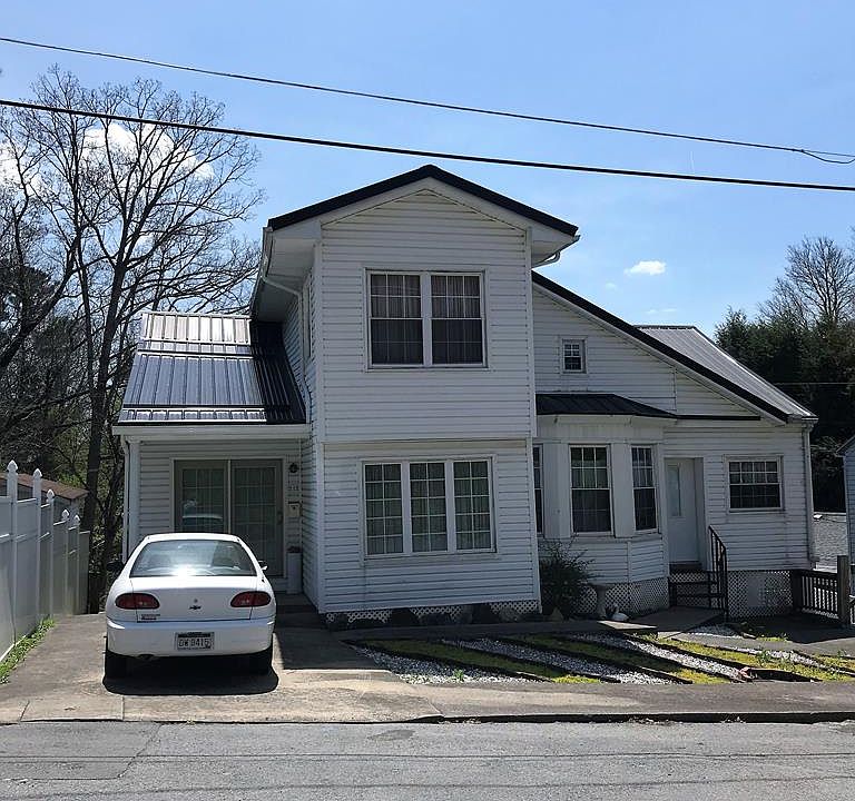 1st image of 212 College Ave