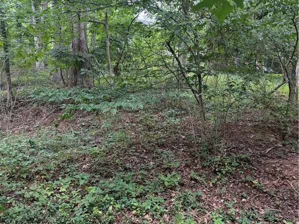 0 Monument Dr, Nitro, WV 25143
