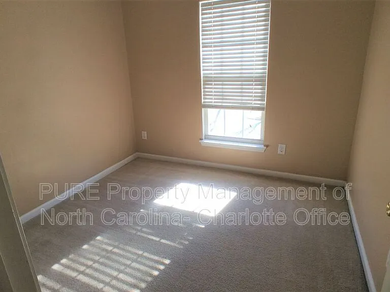 18040 Delmas Dr — Photo 27