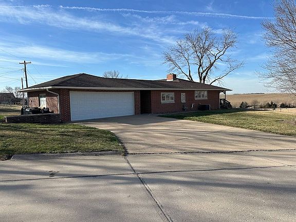 4th image of 708 Sunset Dr