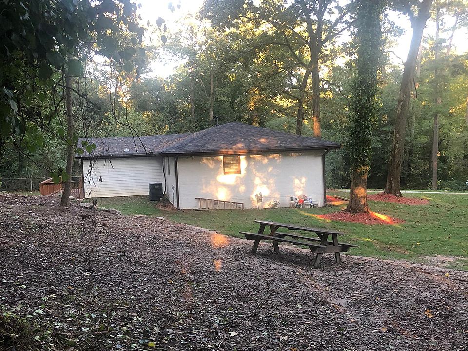 2nd image of 125 Woodland Ct