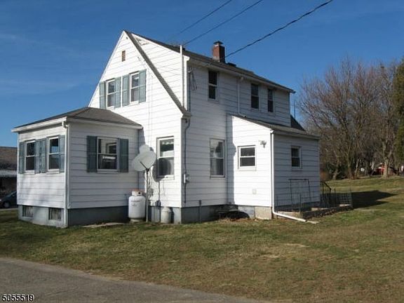 2nd image of 430 Victory Ave