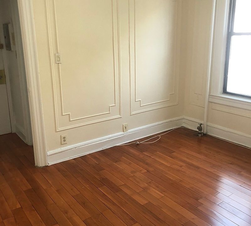 2nd image of 31-13 Ditmars Blvd #1B