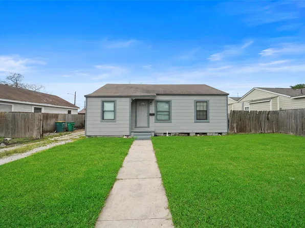 6 E Cleveland St, Baytown, TX 77520