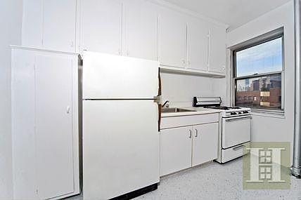 3rd image of 530 Grand St APT E7g