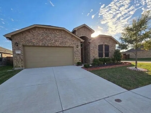9265 Flying Eagle Ln, Fort Worth, TX 76131