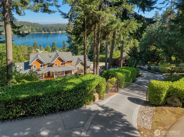 3696 Lavender Lane NE, Bainbridge Island, WA 98110