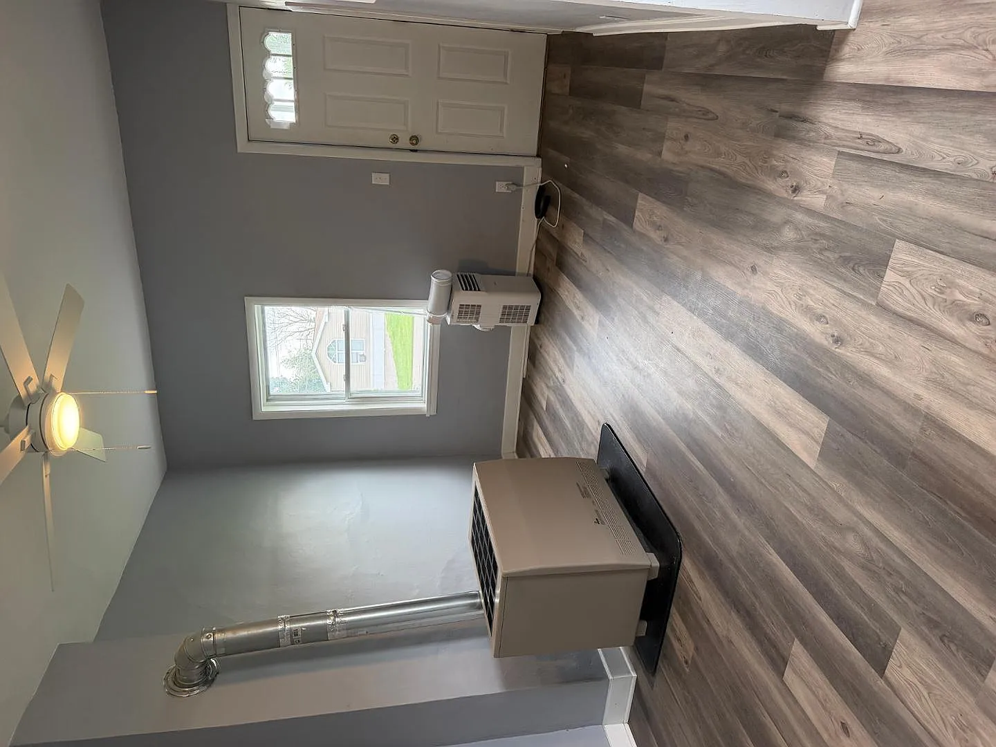 2 bed, 1.0 bath, 1245 sqft, $1,350 — Photo 2