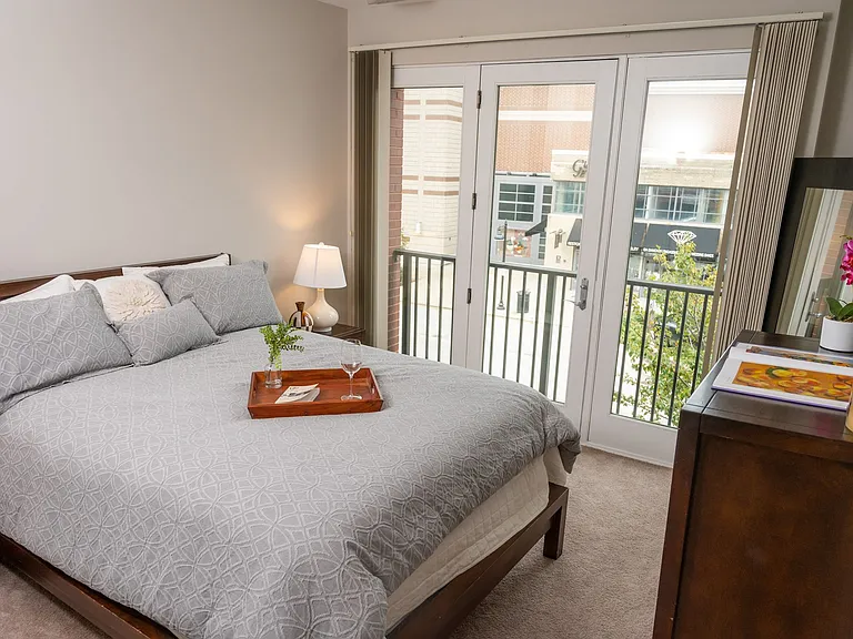 The Residence at the Glen Town Center — Photo 29