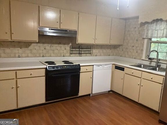 3rd image of 304 Clairmont Dr
