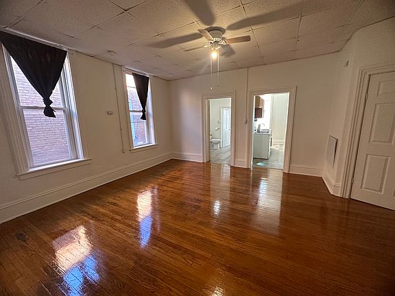 3rd image of 619 N 9th St #1/2
