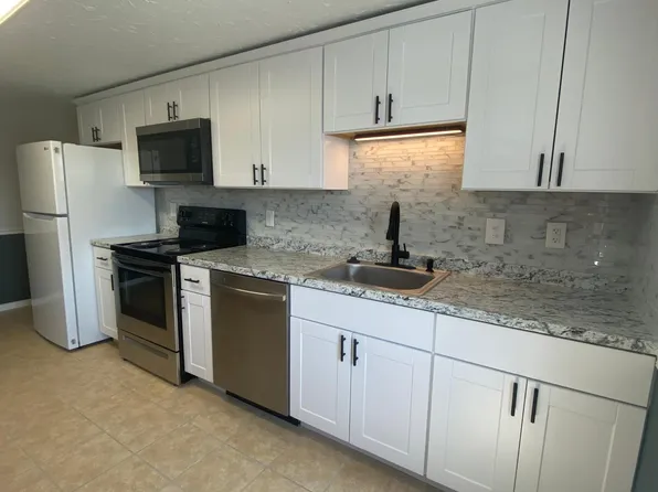 209 N Railroad St APT C8, Palmyra, PA 17078