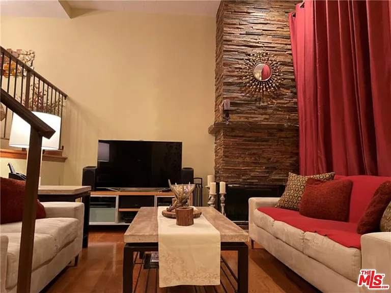 7320 Balboa Blvd #123 — Photo 37