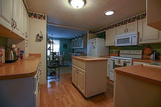 3rd image of 110 Hibiscus Dr