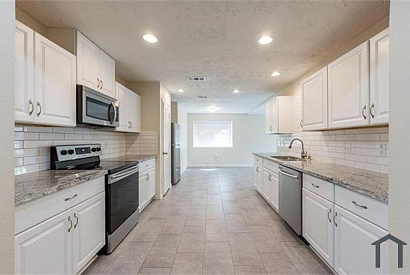 1st image of 15922 Tammany Ln